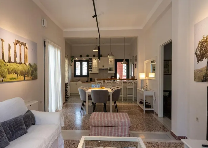 Angelinas Quarters - Kalamata Mediterranean Villas