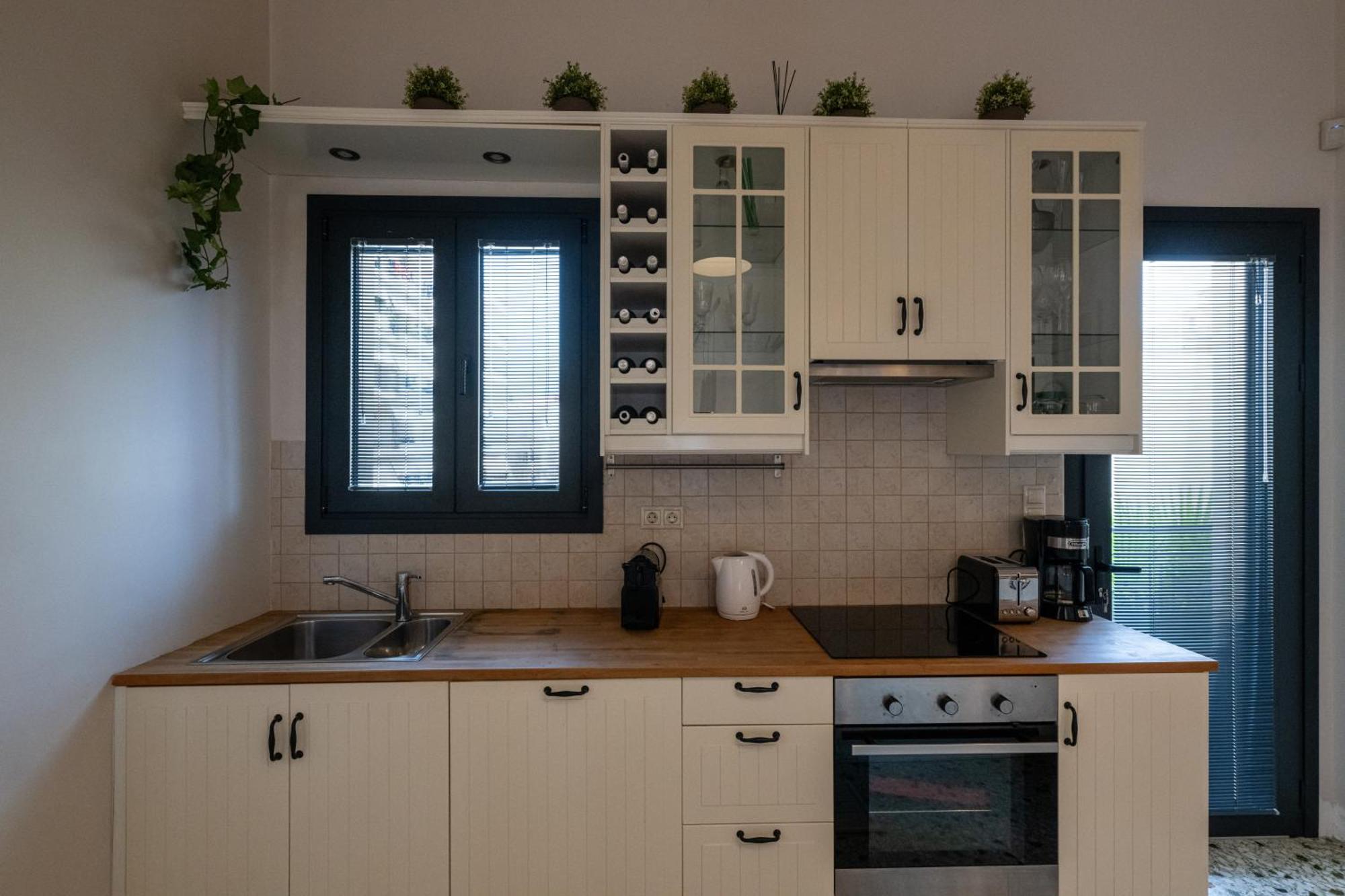 Angelinas Quarters - Mediterranean Villa Kalamata