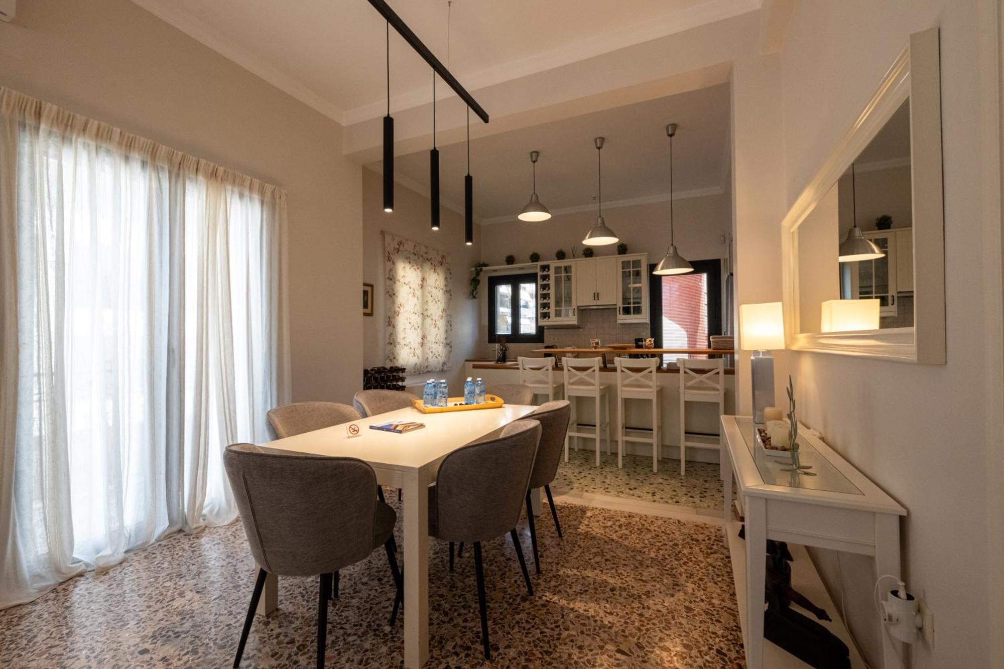 Angelinas Quarters - Mediterranean Villa Kalamata